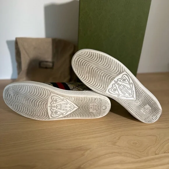 Gucci Women’s Ace Supreme Bees - Picture 7 of 9